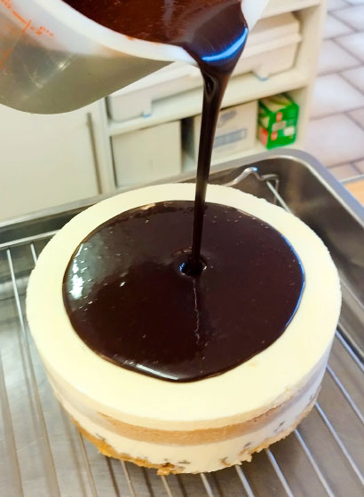 preparation d un gateau au chocolat